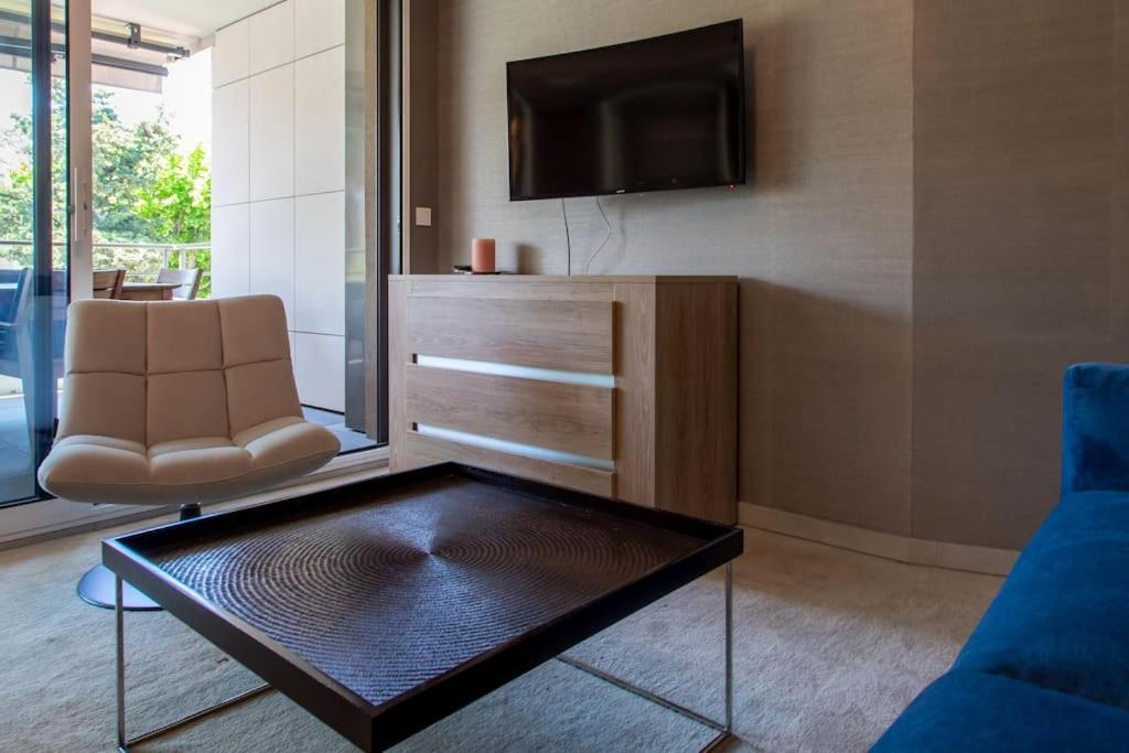 C2 - 2 Bdr Montfleury - Pool, Garage, Terrace & Ac *